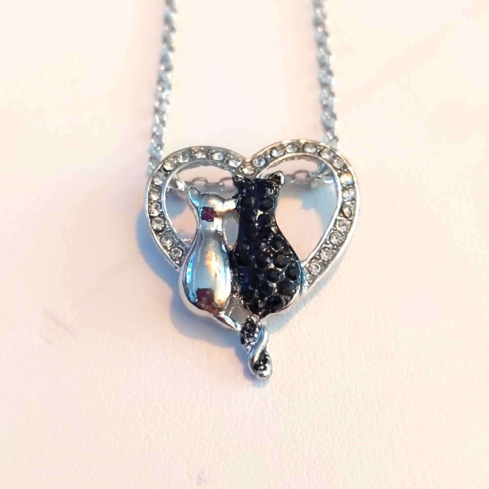 🆕️ Cat Love & Heart Silver and Black Rhinestone Necklace / Fits Most